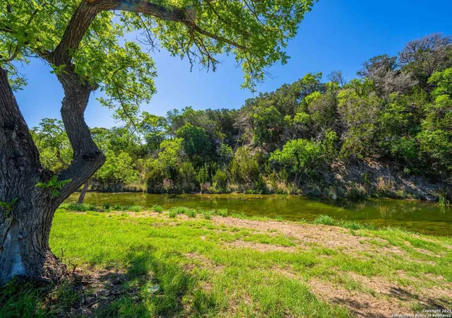 Photo 3 of House for sale at 171 Flach Rd, Comfort, TX 78013 | MLS# 1885751 | Listing updated on 2026-02-26