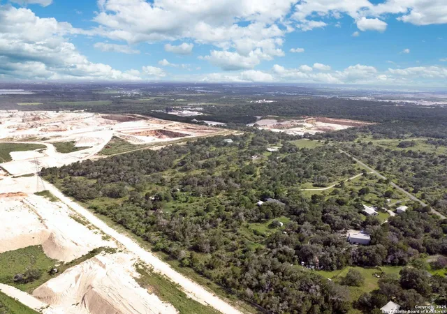 4th image of 584 Coyote, New Braunfels, TX 78132 | MLS# 1885754