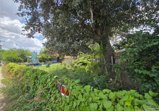 Photo 3 of Land for sale at 211 Frio City, San Antonio, TX 78207 | MLS# 1885809 | Listing updated on 2026-01-11