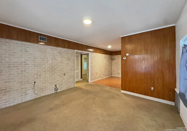 3rd image of 1828 W Craig Pl, San Antonio, TX 78201 | MLS# 1885907