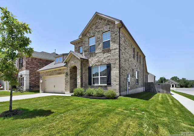 Photo 3 of Sale Pending at 216 Kilmarnock, Boerne, TX 78015 | MLS# 1885911 | Listing updated on 2026-03-26
