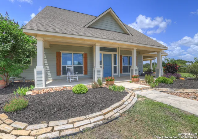 3rd image of 2048 E Martindale, Seguin, TX 78155 | MLS# 1885914