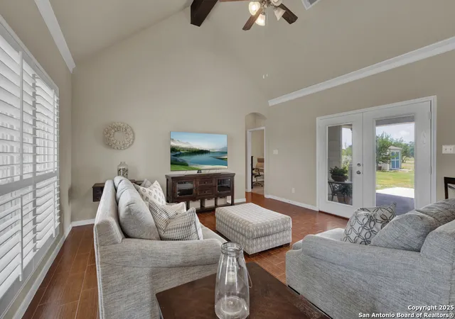5th image of 2048 E Martindale, Seguin, TX 78155 | MLS# 1885914