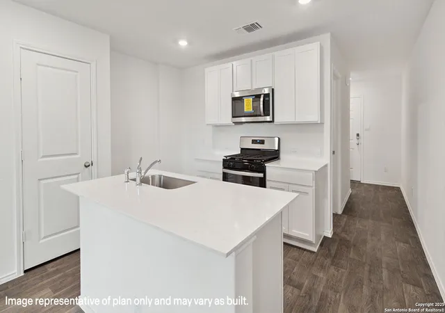 Photo 3 of Sale Pending at 340 Cottonmouth Ln, Seguin, TX 78155 | MLS# 1885935 | Listing updated on 2026-02-03