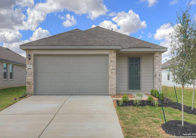 Photo 1 of Sale Pending at 340 Cottonmouth Ln, Seguin, TX 78155 | MLS# 1885935 | Listing updated on 2026-02-03