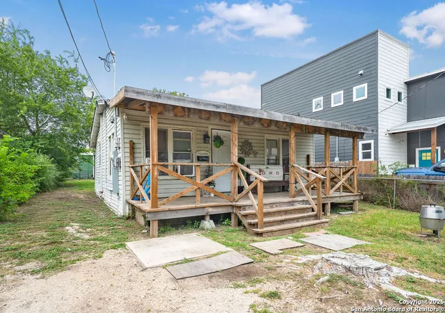 Photo 1 of Sale Pending at 427 Muegge, San Antonio, TX 78202 | MLS# 1885949 | Listing updated on 2025-10-09