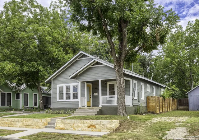 Photo 1 of Sale Pending at 353 E Woodlawn Ave, San Antonio, TX 78212 | MLS# 1886021 | Listing updated on 2026-01-17
