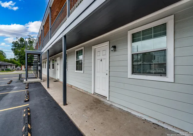 Photo 4 of Sale Pending at 1814 Ceralvo, San Antonio, TX 78237 | MLS# 1886057 | Listing updated on 2025-09-13