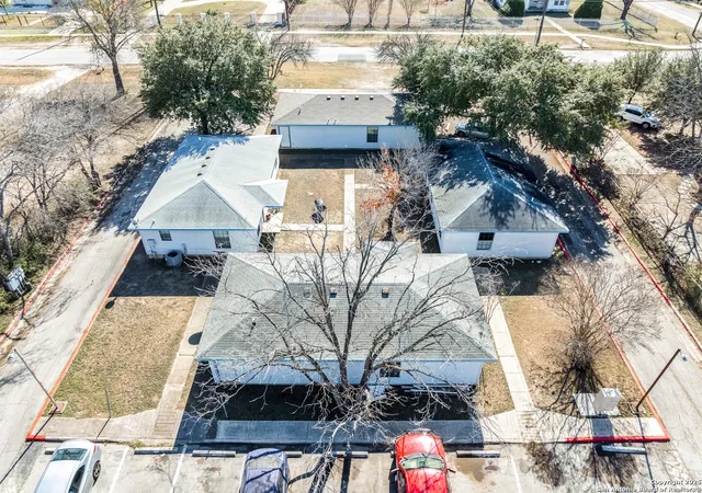 Photo 3 of House for sale at 927 W Formosa Blvd, San Antonio, TX 78221 | MLS# 1886094 | Listing updated on 2025-08-04