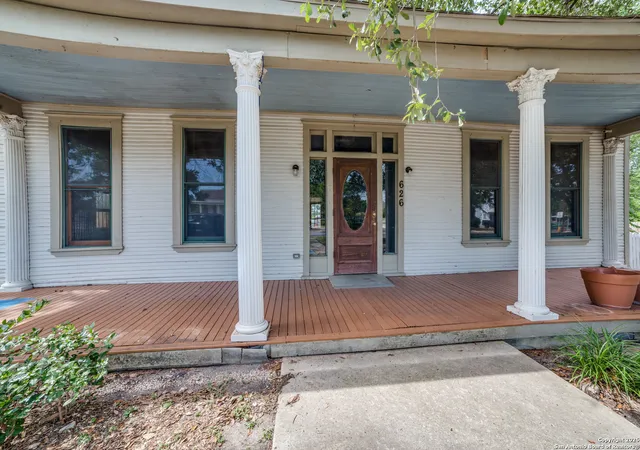 Photo 3 of Single family home for sale at 626 Nolan, San Antonio, TX 78202 | MLS# 1886141 | Listing updated on 2025-12-13