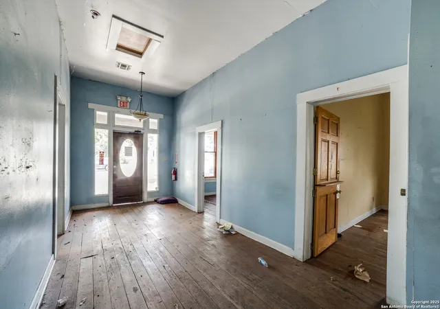 Photo 3 of Single family home for sale at 626 Nolan, San Antonio, TX 78202 | MLS# 1886141 | Listing updated on 2025-12-13
