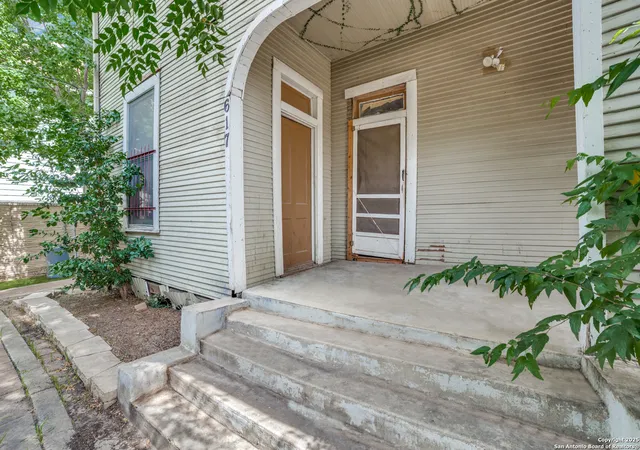 Photo 3 of House for sale at 617 Dawson, San Antonio, TX 78202 | MLS# 1886155 | Listing updated on 2025-12-13