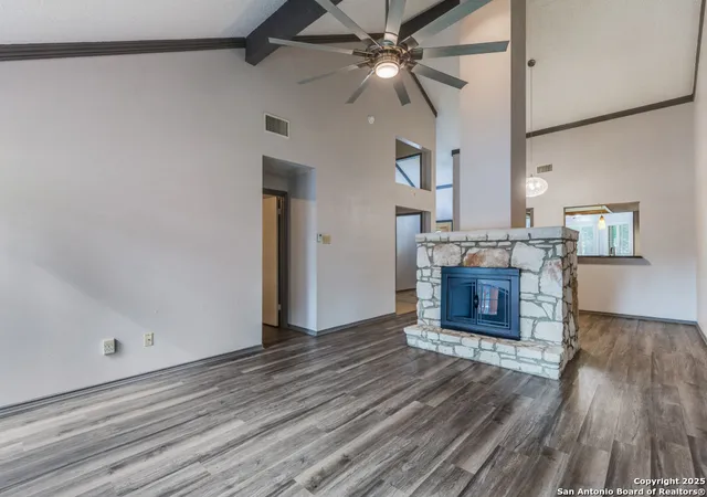 Listing Photo 4 - Condo for sale in building located at 17224 Beacon Woods, San Antonio, TX 78248 - Unit #1503