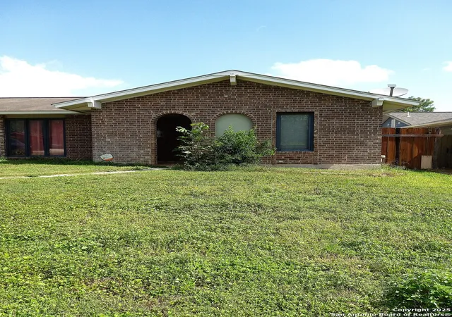 Photo 2 of Sale Pending at 4803 Casa Bello, San Antonio, TX 78233 | MLS# 1886273 | Listing updated on 2025-08-22