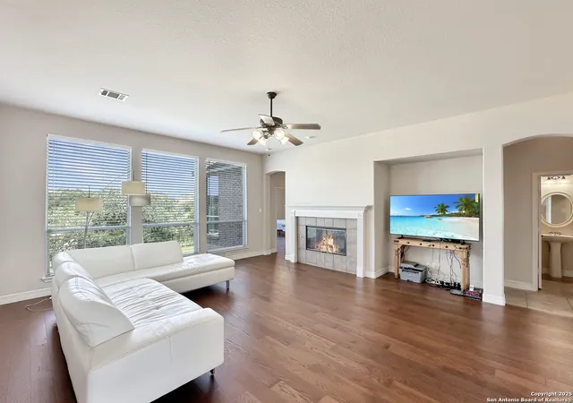 Photo 3 of Single family home for sale at 43 Gazelle, San Antonio, TX 78258 | MLS# 1886334 | Listing updated on 2025-08-17