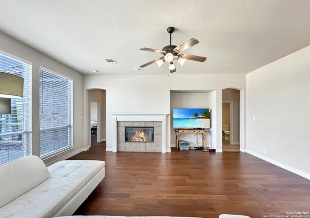 Photo 4 of Single family home for sale at 43 Gazelle, San Antonio, TX 78258 | MLS# 1886334 | Listing updated on 2025-08-17