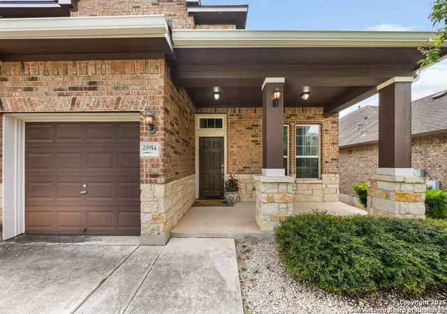 Photo 3 of Single family home for sale at 28914 Diana Falls, San Antonio, TX 78260 | MLS# 1886335 | Listing updated on 2025-12-02