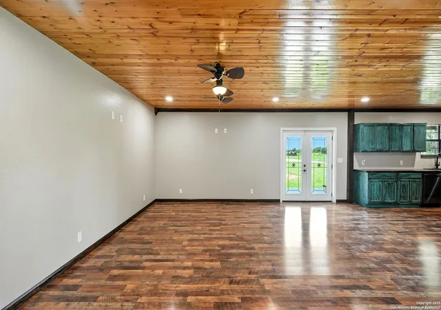 2nd image of 1291 Link, Seguin, TX 78155 | MLS# 1886338