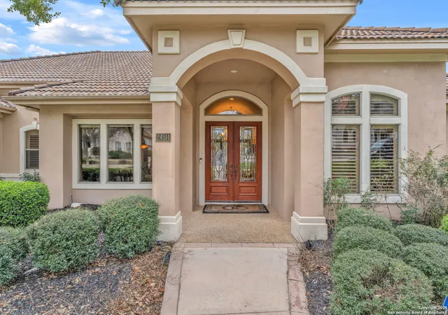 Photo 3 of Sale Pending at 24514 Birdie Ridge, San Antonio, TX 78260 | MLS# 1886344 | Listing updated on 2025-11-11