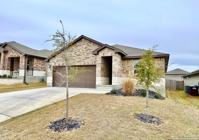 Photo 3 of Single family home for sale at 10222 Azealia, Boerne, TX 78006 | MLS# 1886364 | Listing updated on 2025-08-03