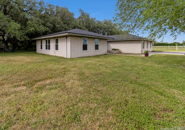 2nd image of 5372 Us Hwy 181, Beeville, TX 78102 | MLS# 1886447