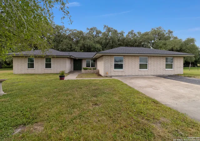 1st image of 5372 Us Hwy 181, Beeville, TX 78102 | MLS# 1886447