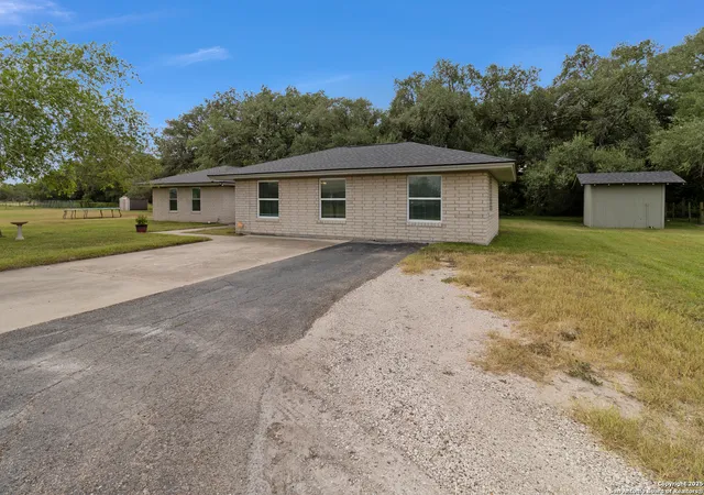 3rd image of 5372 Us Hwy 181, Beeville, TX 78102 | MLS# 1886447