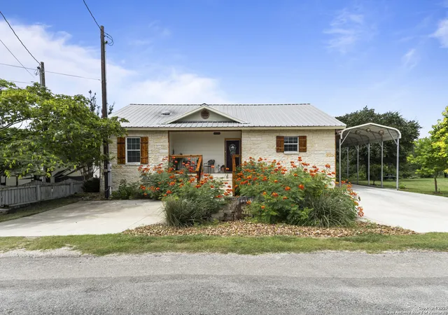 Photo 2 of Sale Pending at 520 Enchanted River, Bandera, TX 78003 | MLS# 1886458 | Listing updated on 2025-09-18