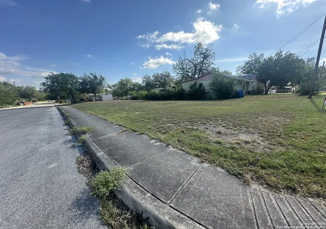 Photo 2 of Sale Pending at 2303 Hicks, San Antonio, TX 78210 | MLS# 1886471 | Listing updated on 2025-09-02