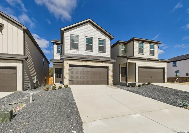 Photo 4 of Single family home for sale at 1018 West 1604 North Unit 202, San Antonio, TX 78251 | MLS# 1886546 | Listing updated on 2026-09-28
