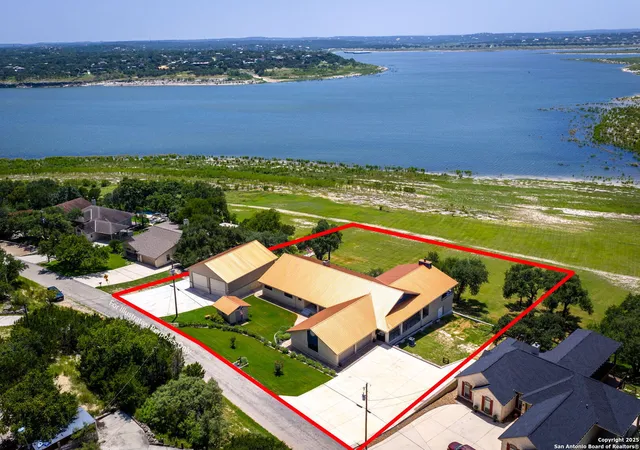 Photo 1 of Single family home for sale at 800 Military Dr, Canyon Lake, TX 78133 | MLS# 1886647 | Listing updated on 2025-08-04