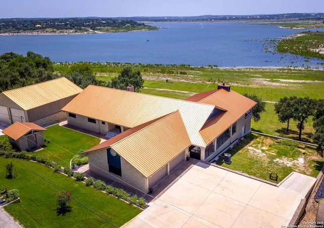 Photo 2 of Single family home for sale at 800 Military Dr, Canyon Lake, TX 78133 | MLS# 1886647 | Listing updated on 2025-08-04