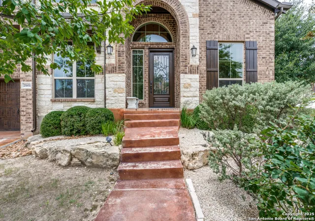 Photo 2 of Single family home for sale at 25851 Warbler Vw, San Antonio, TX 78255 | MLS# 1886771 | Listing updated on 2025-10-25