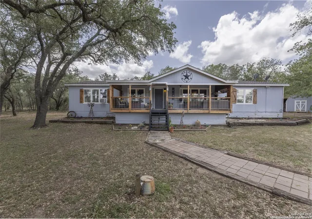 Photo 4 of Sale Pending at 235 Hickory Ln, San Antonio, TX 78264 | MLS# 1886786 | Listing updated on 2025-11-18