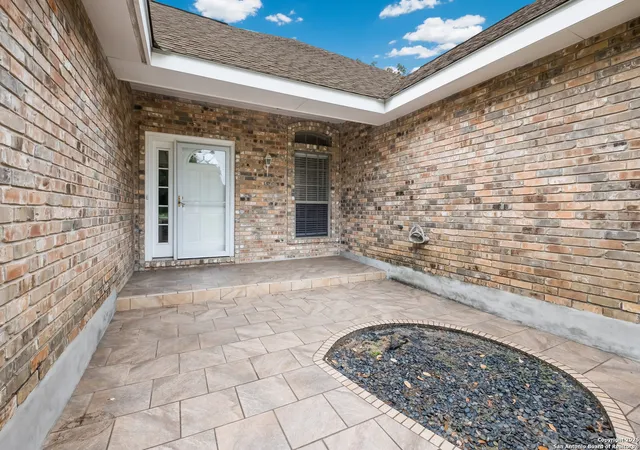 Photo 4 of Sale Pending at 228 Fawn Ln, Floresville, TX 78114 | MLS# 1886915 | Listing updated on 2026-01-18