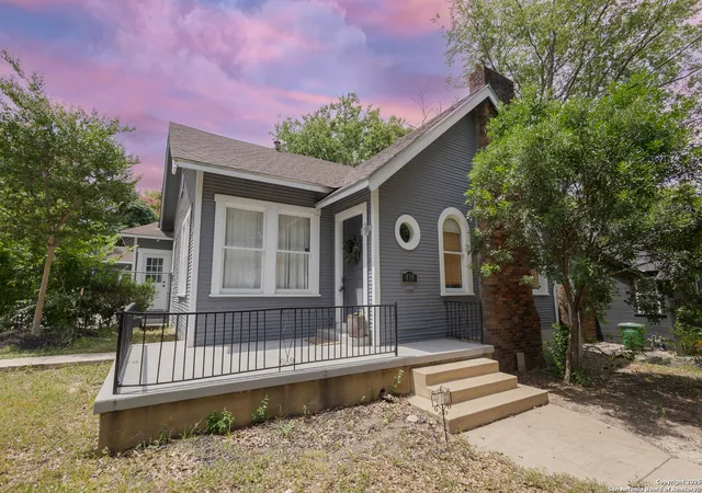 2nd image of 414 W Rosewood Ave, San Antonio, TX 78212 | MLS# 1886918
