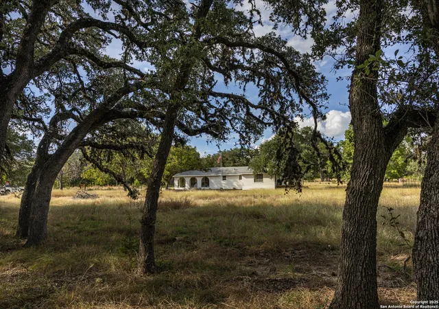Homes for sale in Lakehills, TX | 10406 Park Road 37, Lakehills, TX 78063 | MLS# 1886943