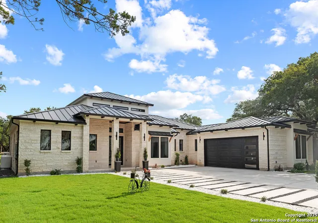 Photo 2 of Single family home for sale at 226 Bobby Clark, Canyon Lake, TX 78133 | MLS# 1886944 | Listing updated on 2026-08-23