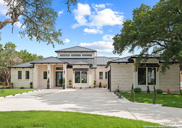 Photo 1 of Single family home for sale at 226 Bobby Clark, Canyon Lake, TX 78133 | MLS# 1886944 | Listing updated on 2026-08-23