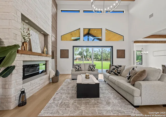 Photo 4 of Single family home for sale at 226 Bobby Clark, Canyon Lake, TX 78133 | MLS# 1886944 | Listing updated on 2026-08-23
