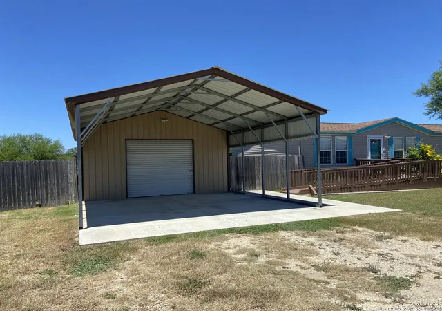 4th image of 145 Davie, Marion, TX 78124 | MLS# 1886952