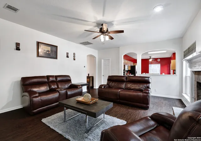Photo 4 of Sale Pending at 13 Canterview, San Antonio, TX 78254 | MLS# 1886972 | Listing updated on 2025-09-13