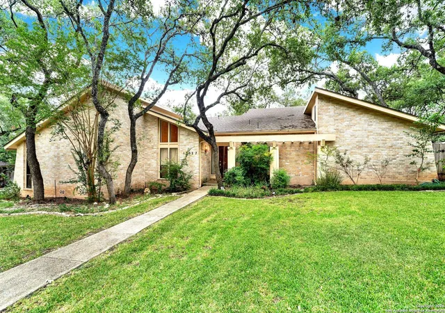 Photo 4 of Single family home for sale at 13027 Hunters Ledge, San Antonio, TX 78230 | MLS# 1886984 | Listing updated on 2026-04-20