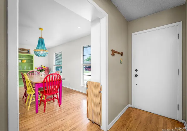 Photo 3 of Sale Pending at 211 Greycliff, San Antonio, TX 78233 | MLS# 1886999 | Listing updated on 2026-01-16
