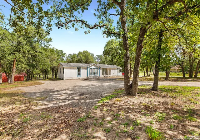 2nd image of 1040 Wild Flower, Floresville, TX 78114 | MLS# 1887134