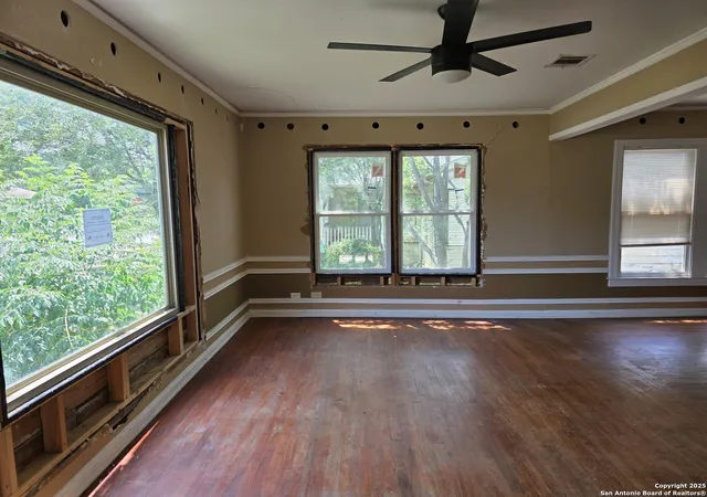 Photo 3 of Sale Pending at 629 Westwood, San Antonio, TX 78212 | MLS# 1887181 | Listing updated on 2025-12-09