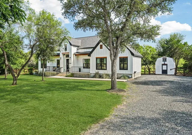 Photo 3 of Single family home for sale at 11260 Beverly Hills, Helotes, TX 78023 | MLS# 1887191 | Listing updated on 2025-12-02