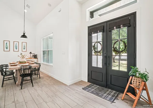 Photo 4 of Single family home for sale at 11260 Beverly Hills, Helotes, TX 78023 | MLS# 1887191 | Listing updated on 2025-12-02