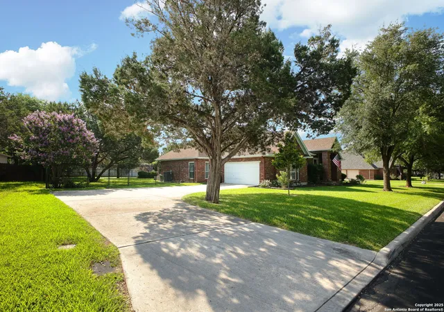 Photo 4 of Single family home for sale at 26308 Reyglen, San Antonio, TX 78255 | MLS# 1887204 | Listing updated on 2026-02-16