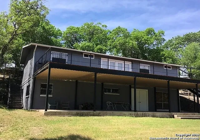 2nd image of 1316 Lakeshore Dr, Bandera, TX 78003 | MLS# 1887212